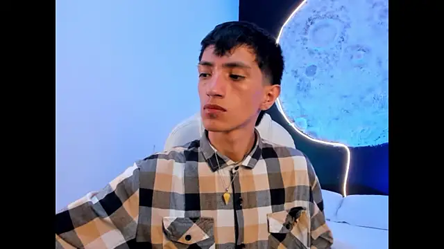 Snapshot of DereckCooperr chatting on October 5, 2025, 9:56 pm DereckCooperr online show from October 5, 2025, 9:56 pm