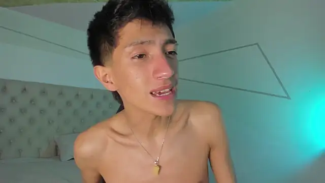 Snapshot of DereckCooperr chatting on October 7, 2025, 10:40 pm DereckCooperr online show from October 7, 2025, 10:40 pm