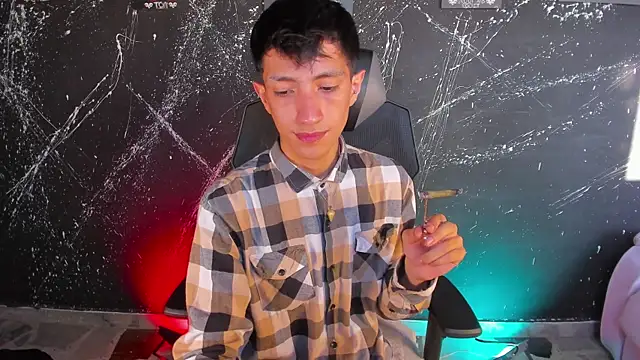 Snapshot of DereckCooperr chatting on October 17, 2025, 9:50 pm DereckCooperr online show from October 17, 2025, 9:50 pm