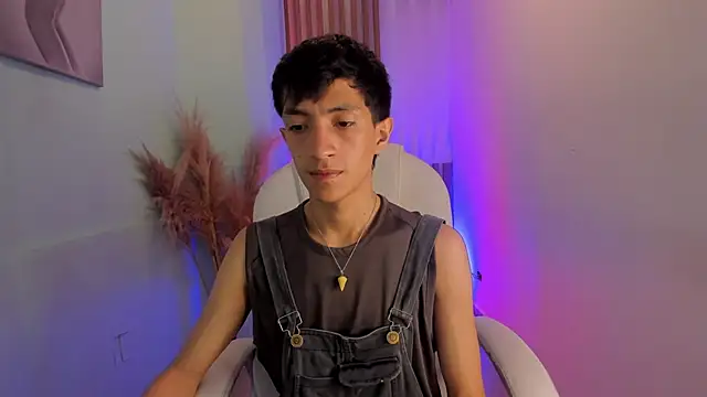 Snapshot of DereckCooperr chatting on October 22, 2025, 9:36 pm DereckCooperr online show from October 22, 2025, 9:36 pm