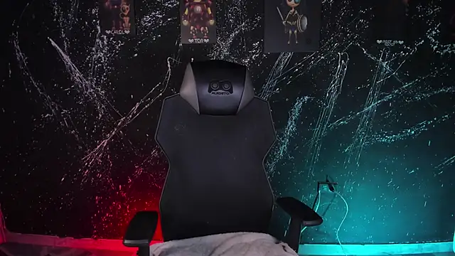 Snapshot of DereckCooperr chatting on November 12, 2025, 10:30 pm DereckCooperr online show from November 12, 2025, 10:30 pm