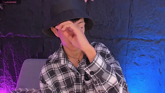 Snapshot of DereckCooperr chatting on February 17, 2026, 10:49 pm DereckCooperr online show from February 17, 2026, 10:49 pm