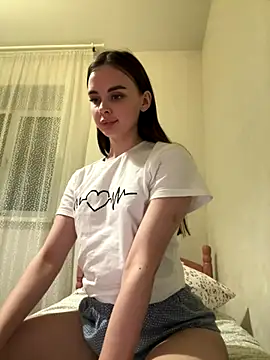 KristenSayles online show from December 6, 2024, 11:33 am