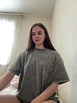 KristenSayles online show from December 9, 2024, 8:11 am
