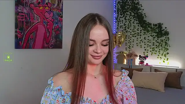 KristenSayles online show from September 14, 2025, 6:29 pm