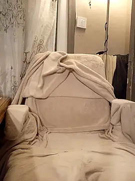 teekoine1 online show from November 21, 2025, 4:11 am