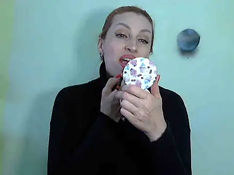 Snapshot of Jillian_Pattie chatting on February 7, 2025, 12:28 pm Jillian Pattie online show from February 7, 2025, 12:28 pm