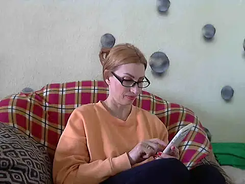 Snapshot of Jillian_Pattie chatting on March 12, 2025, 10:48 am Jillian Pattie online show from March 12, 2025, 10:48 am