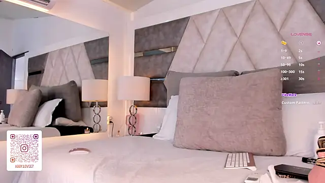 Snapshot of Gabbyy_ chatting on February 12, 2025, 6:19 pm Gabbyy online show from February 12, 2025, 6:19 pm