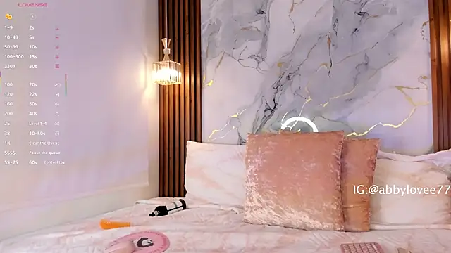 Gabbyy  online show from December 18, 2025, 4:24 pm