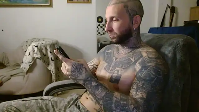 bobbybacala91 online show from October 5, 2025, 7:50 am