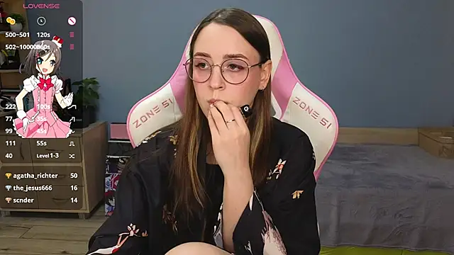 Snapshot of Sweet_frosti chatting on December 6, 2024, 6:04 am Sweet frosti online show from December 6, 2024, 6:04 am