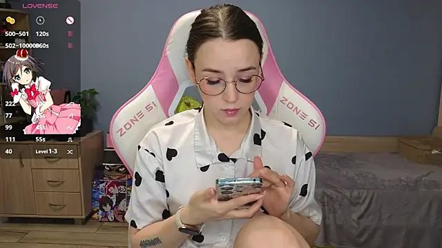 Snapshot of Sweet_frosti chatting on December 31, 2024, 3:12 am Sweet frosti online show from December 31, 2024, 3:12 am