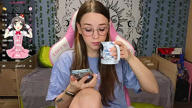 Snapshot of Sweet_frosti chatting on January 12, 2025, 3:07 am Sweet frosti online show from January 12, 2025, 3:07 am