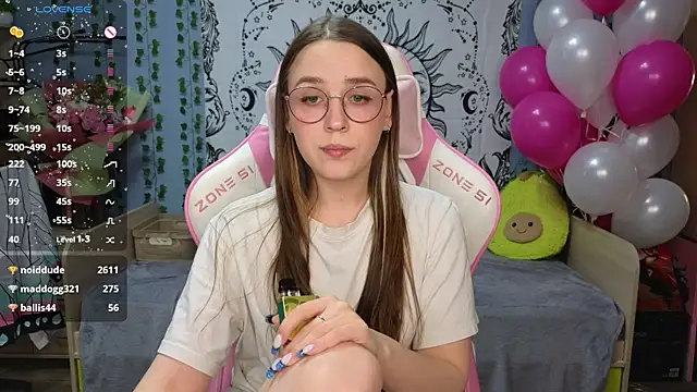 Snapshot of Sweet_frosti chatting on January 21, 2025, 6:00 am Sweet frosti online show from January 21, 2025, 6:00 am