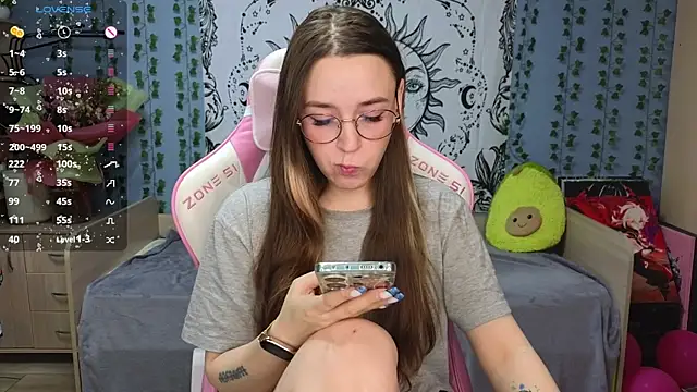 Snapshot of Sweet_frosti chatting on February 4, 2025, 3:00 am Sweet frosti online show from February 4, 2025, 3:00 am