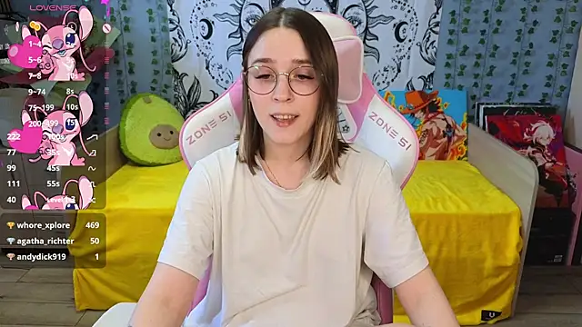 Snapshot of Sweet_frosti chatting on February 26, 2025, 6:04 am Sweet frosti online show from February 26, 2025, 6:04 am