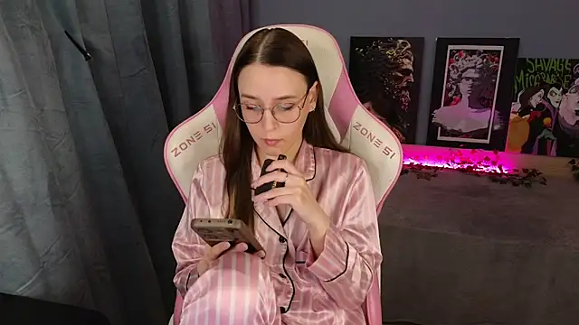 Sweet frosti online show from May 4, 2026, 3:57 am