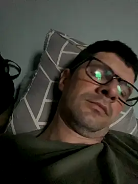 Juliano2289 online show from October 3, 2025, 8:50 pm