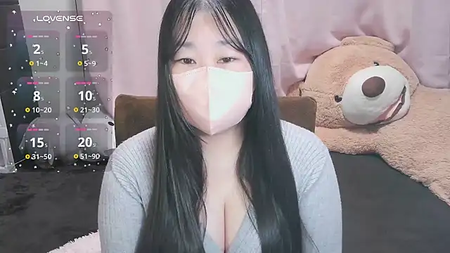 yuinyan3150 online show from November 23, 2025, 12:21 am