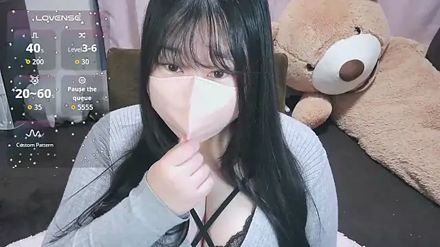 Snapshot of yuinyan3150 chatting on April 15, 2026, 12:34 pm yuinyan3150 online show from April 15, 2026, 12:34 pm