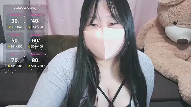 Snapshot of yuinyan3150 chatting on May 17, 2026, 8:49 pm yuinyan3150 online show from May 17, 2026, 8:49 pm