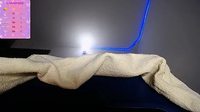 xairaruiz  online show from January 19, 2025, 9:44 am