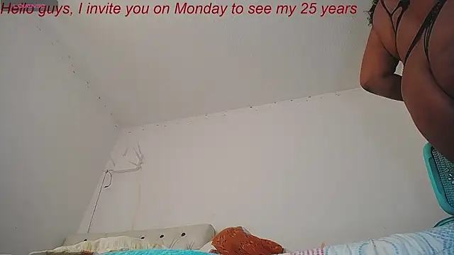 xairaruiz  online show from March 8, 2025, 7:42 pm
