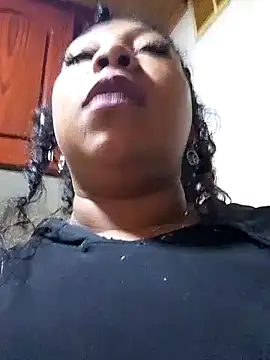 xairaruiz  online show from September 8, 2025, 7:57 pm