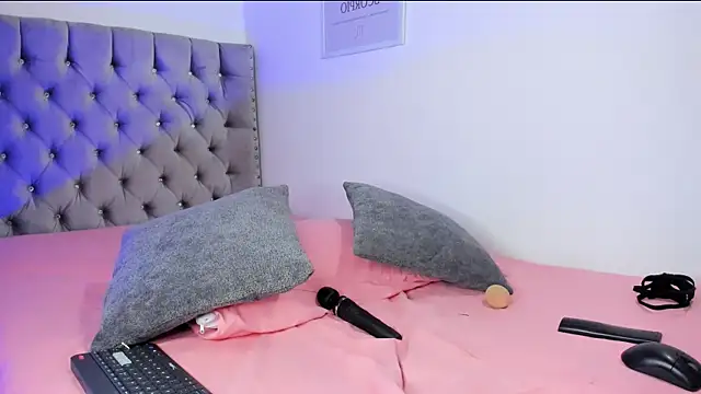 MafeOlimpo online show from February 4, 2026, 10:26 pm