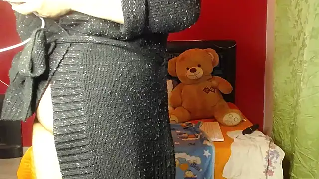 Snapshot of karolhot916 chatting on December 19, 2025, 11:12 pm karolhot916 online show from December 19, 2025, 11:12 pm