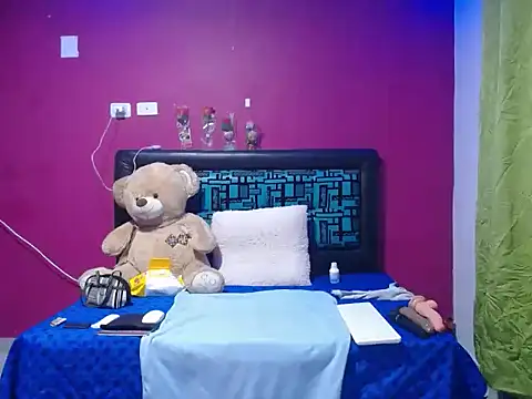 karolhot916 online show from March 5, 2026, 12:06 am