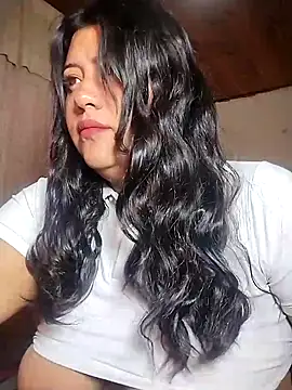 KATYGONZALEZ online show from May 6, 2026, 10:20 am