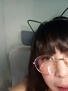 Snapshot of Chall_mee chatting on October 12, 2025, 1:21 pm Chall mee online show from October 12, 2025, 1:21 pm