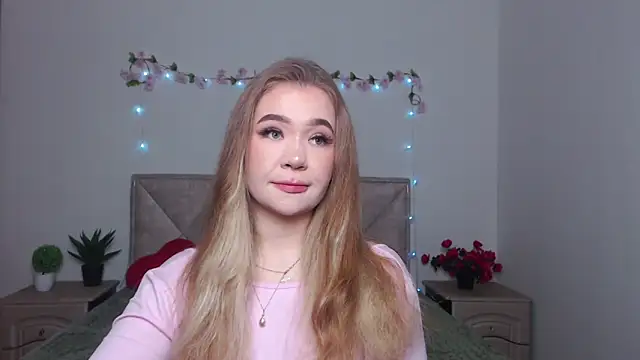 StacyYellig online show from April 19, 2026, 8:44 pm