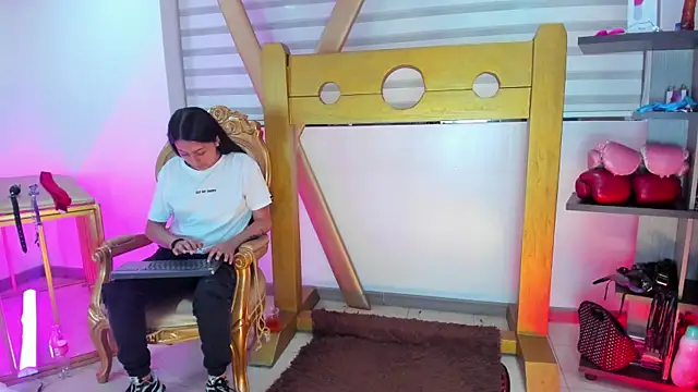 Aiiko   online show from March 10, 2025, 11:27 pm