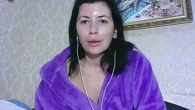 Snapshot of StunnigArt chatting on October 6, 2025, 1:25 am StunnigArt online show from October 6, 2025, 1:25 am