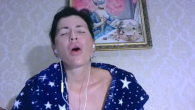 StunnigArt online show from August 4, 2026, 1:20 am