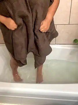 KittyLoroi online show from January 13, 2026, 6:51 am