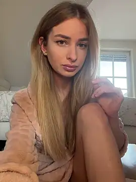 EvieEvans online show from May 11, 2026, 2:01 pm