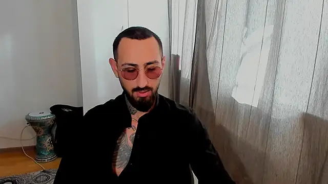 Baddfuckerr online show from January 28, 2025, 12:00 pm