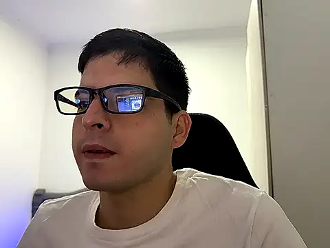 Snapshot of lordbeja chatting on April 21, 2026, 11:29 pm lordbeja online show from April 21, 2026, 11:29 pm