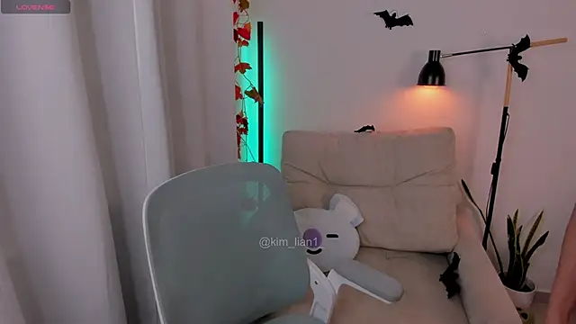 kim lian21 online show from October 21, 2025, 12:50 pm