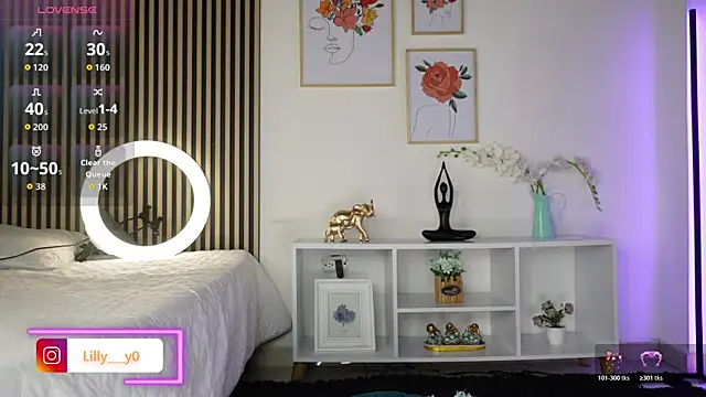 LillyDolls23 online show from November 11, 2025, 12:27 pm