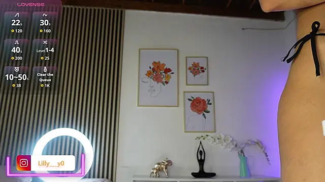 LillyDolls23 online show from November 23, 2025, 12:38 pm