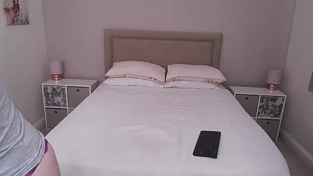 British Goddess Anna online show from January 3, 2025, 11:25 am