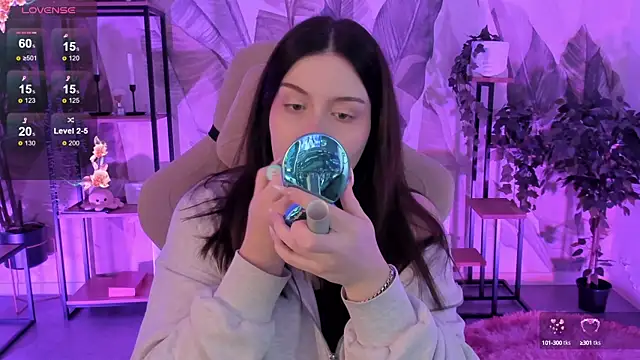 CoralineKeyns online show from September 15, 2025, 5:07 am