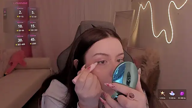 CoralineKeyns online show from February 12, 2026, 5:24 am