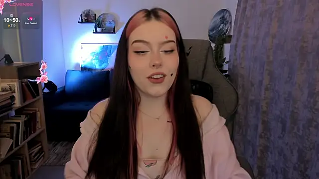 CoralineKeyns online show from May 11, 2026, 5:13 am