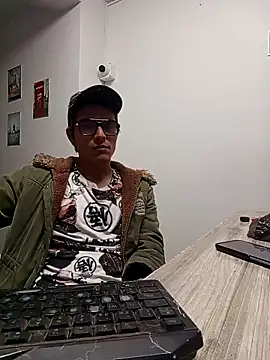 Snapshot of Andy_winston chatting on November 1, 2025, 10:34 pm Andy winston online show from November 1, 2025, 10:34 pm